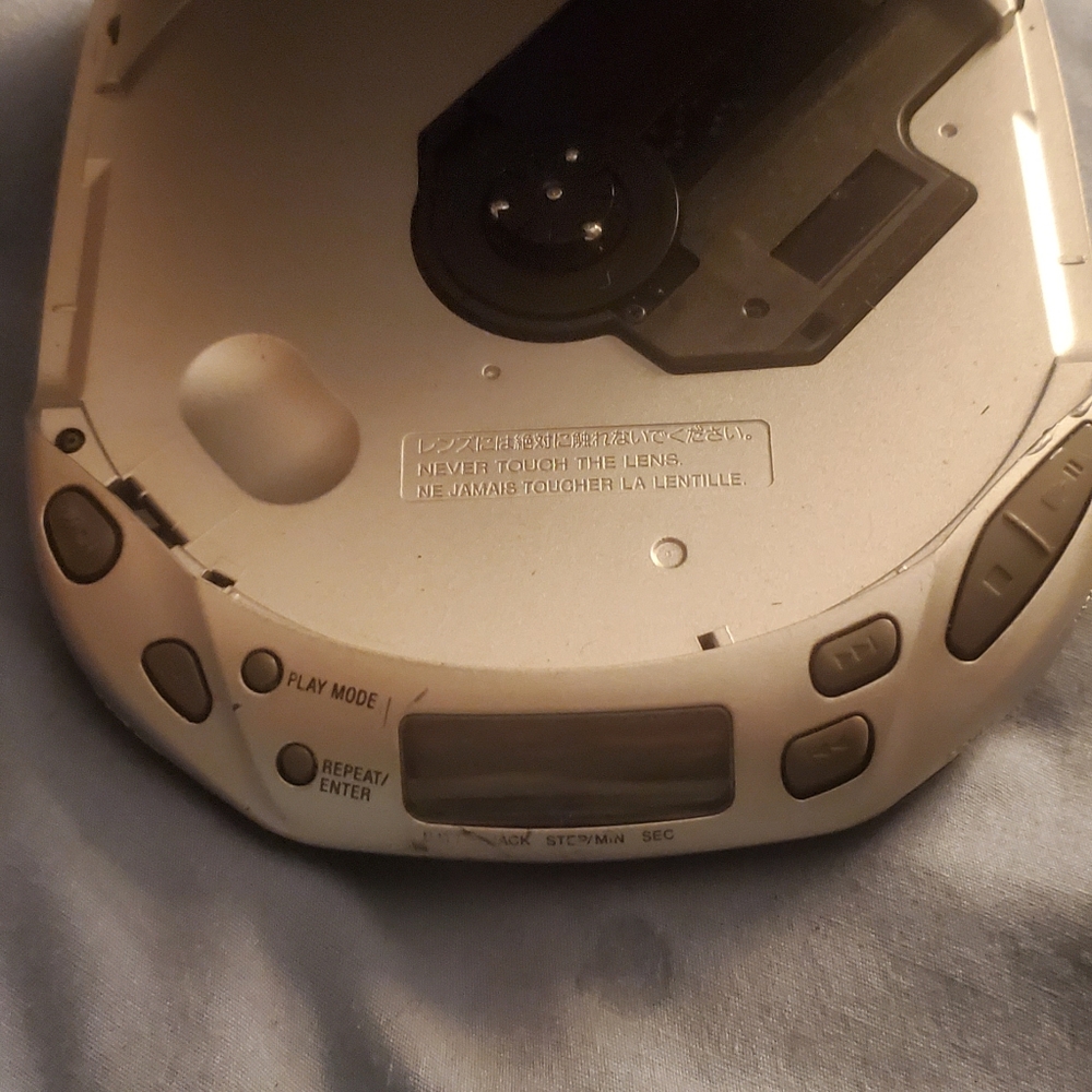 Original Sony Discman - Picture 3 of 4